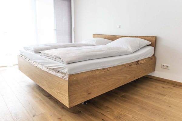 Modernes Bett aus Eiche Modernes Bett vom Schreiner