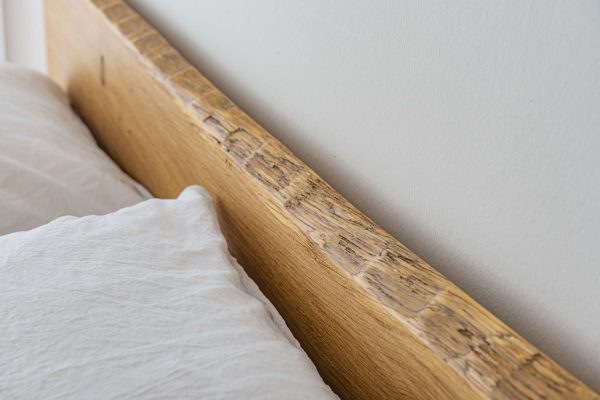 Modernes Bett aus Eiche Modernes Bett vom Schreiner