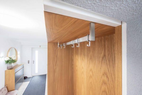 Garderobe in weiß / Eiche Echtholz