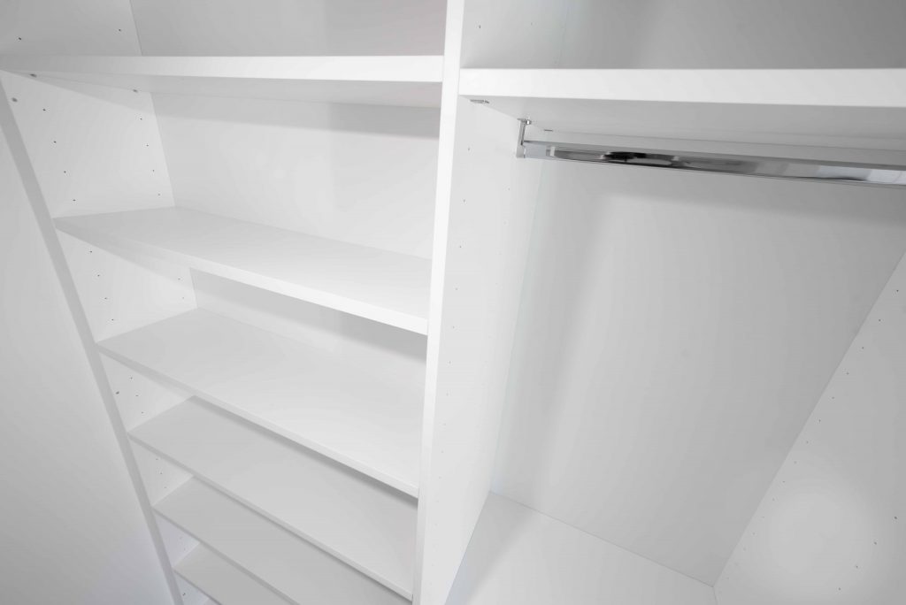 Kleiderschrank
