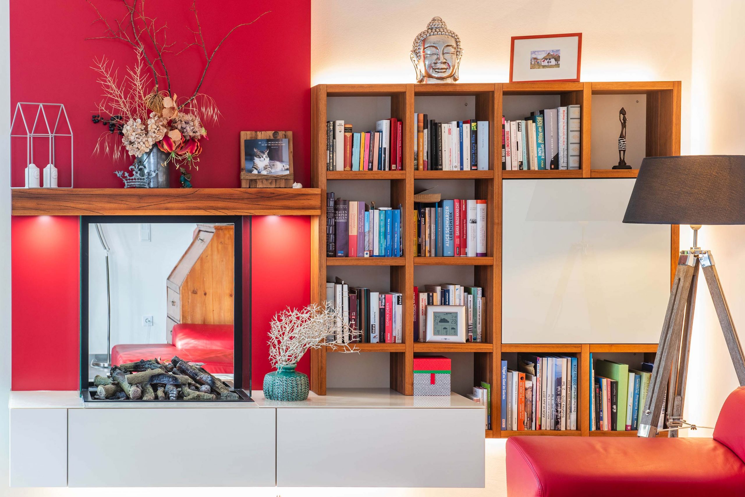 Lowboard mit Bücherregal