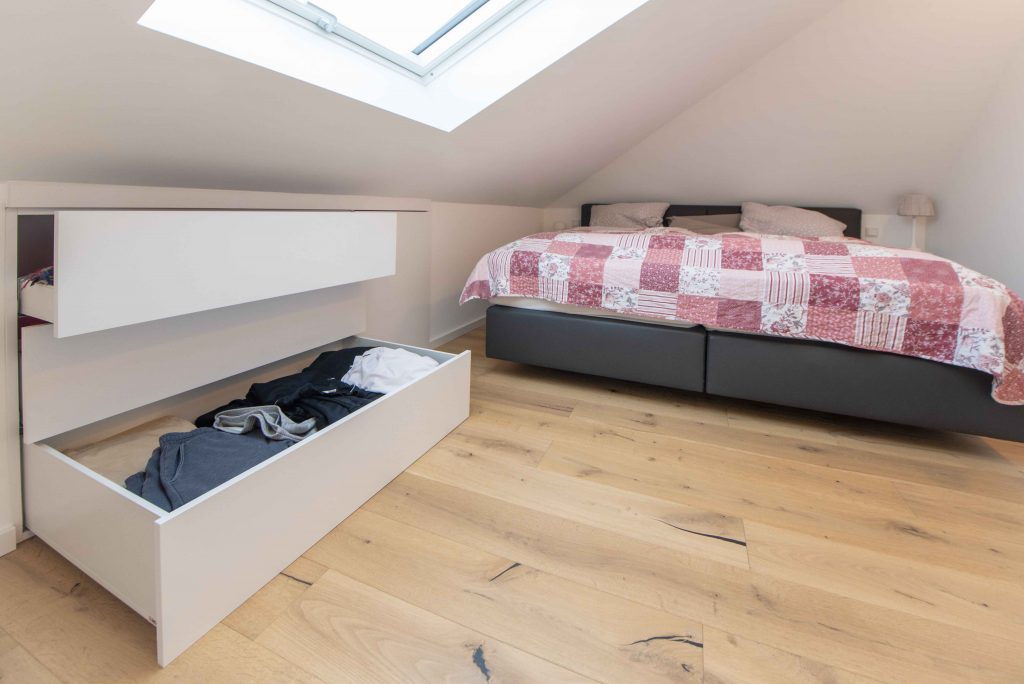 Schlafzimmer in Dachschräge