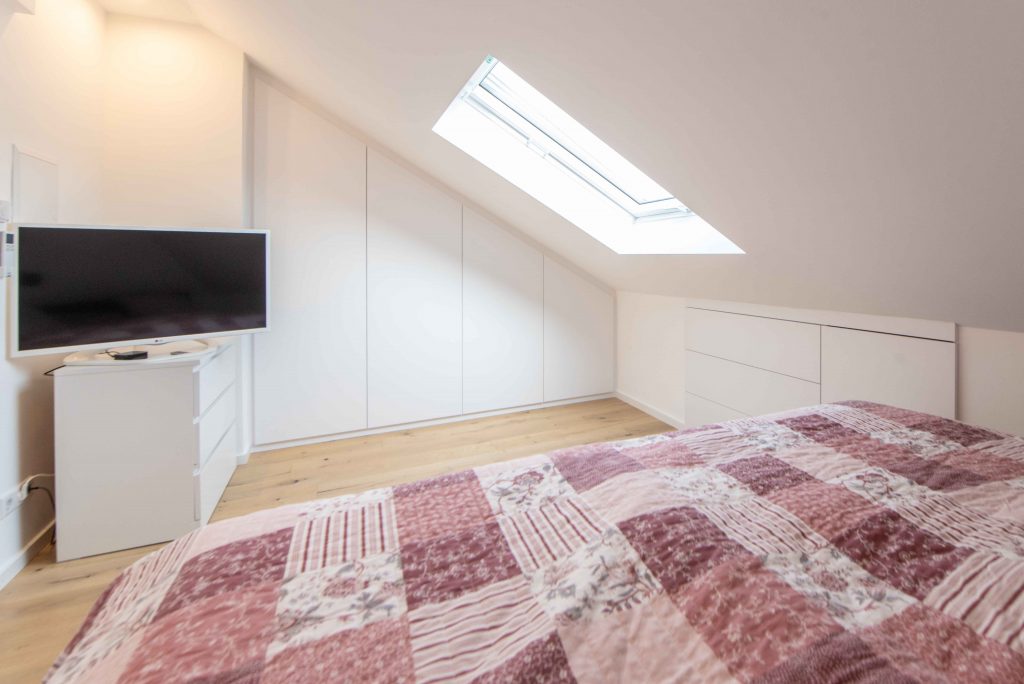 Schlafzimmer in Dachschräge