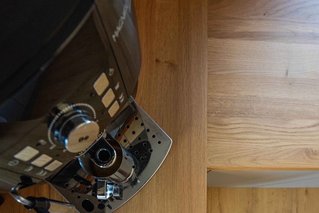 Küche im Dachgeschoss – Fronten unter der Schräge millimetergenau angepasst