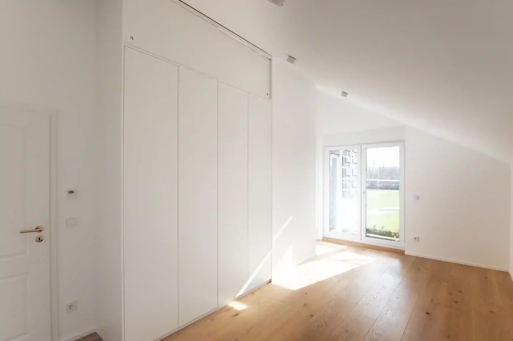 Kleiderschrank Dachschräge weiß