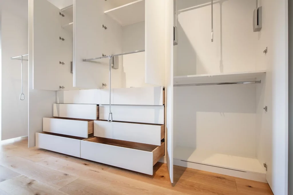 Kleiderschrank Dachschräge weiß vom Schreiner