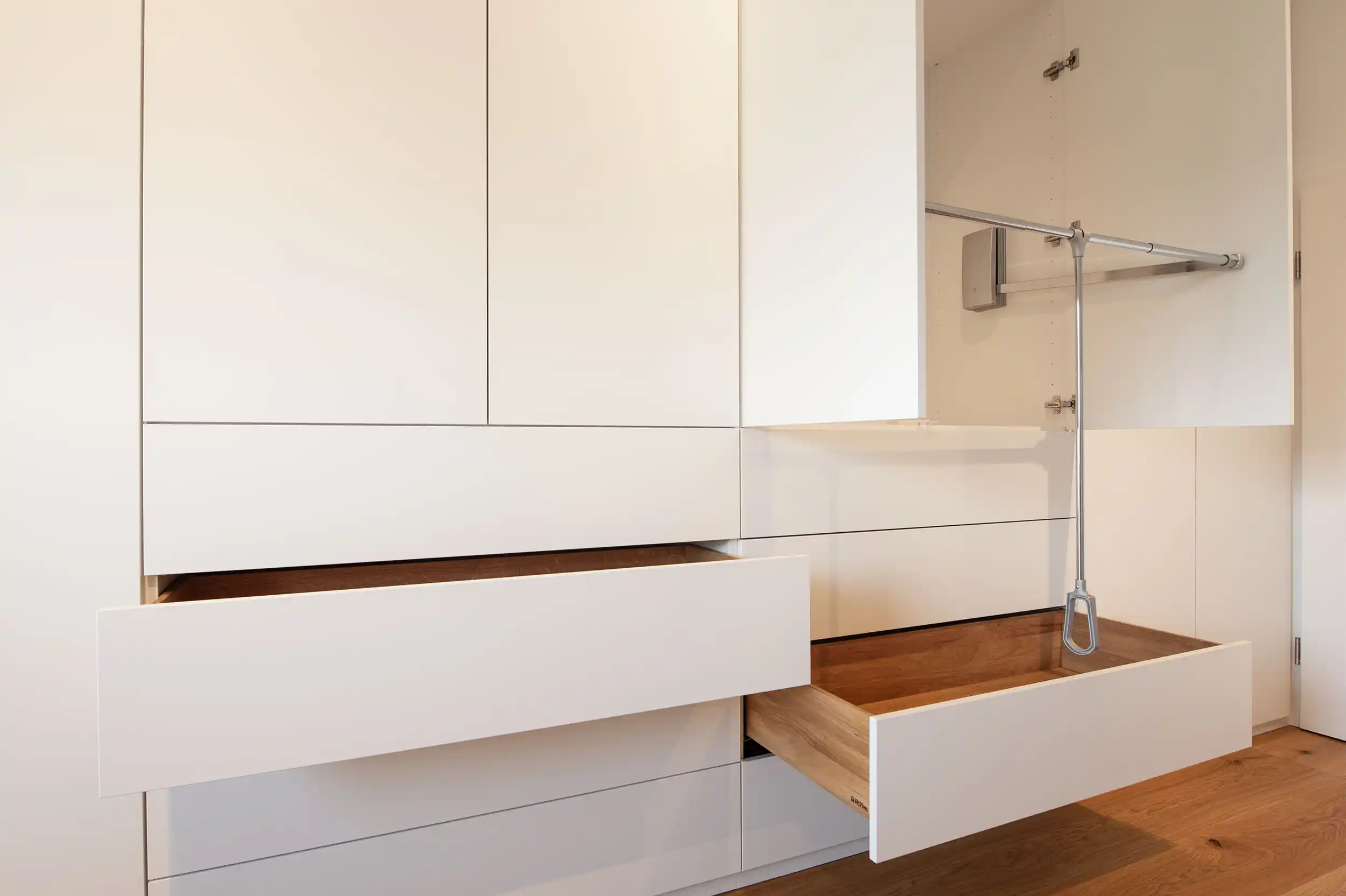 Kleiderschrank Dachschräge weiß