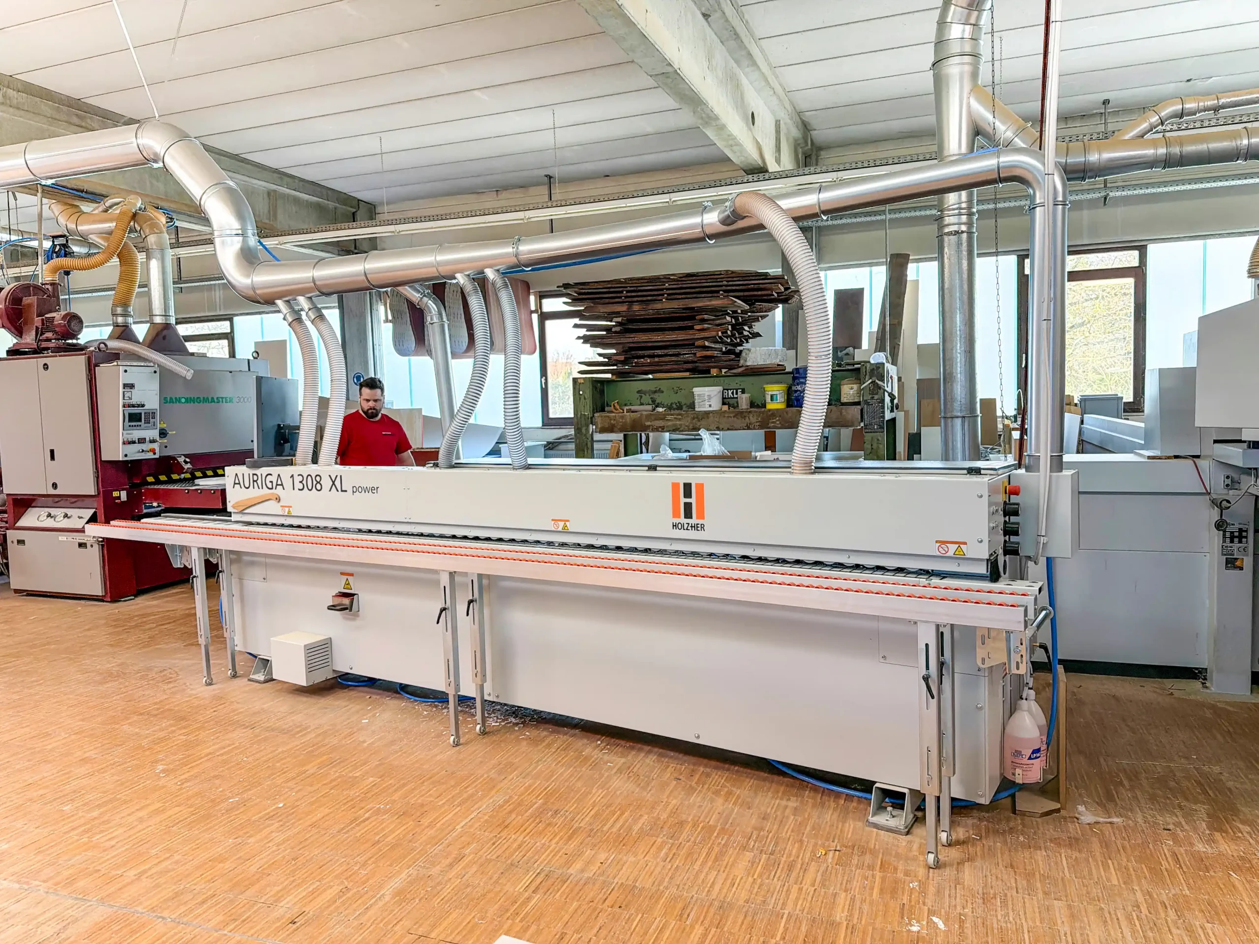 Unsere neue Kantenanleimmaschine