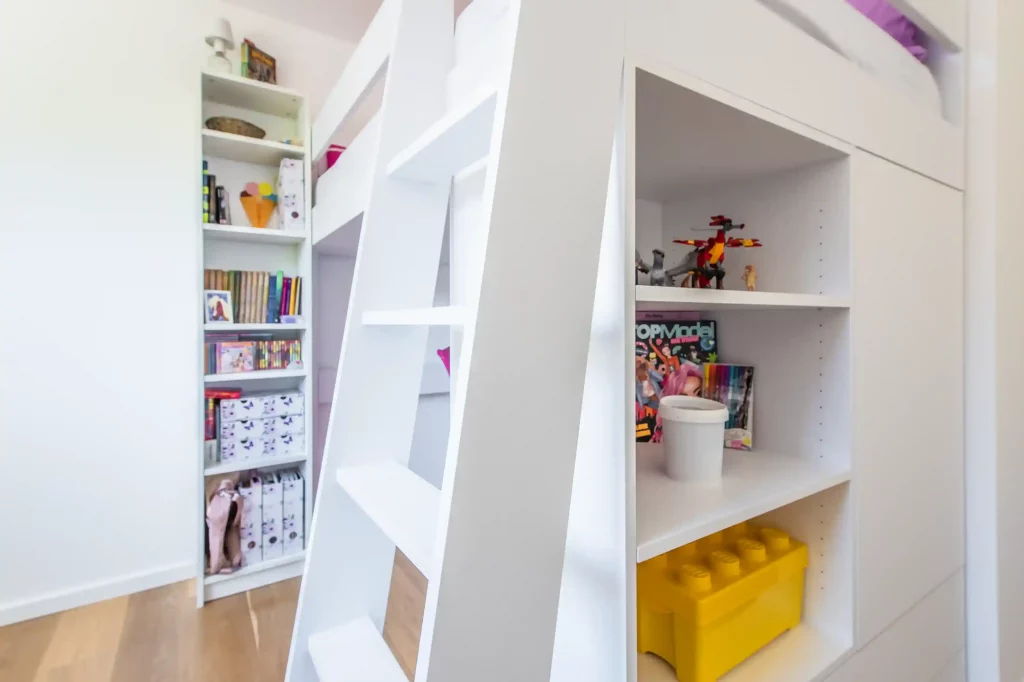 Kinder Hochbett mit Leiter