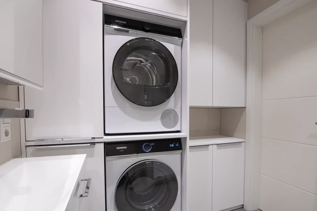Hochschrank für Waschmaschine und Trockner